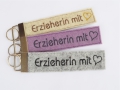 Schlüsselanhänger Erzieherin mit Herz  / (Farbe) beere/weiße Schrift