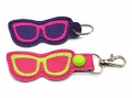 Schlüsselanhänger Sonnenbrille  / (Variante) lila pink mit Öse